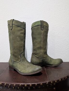 FRYE Melissa Tall Western Boots - Rare Olive Green Distressed Leather - Size 7